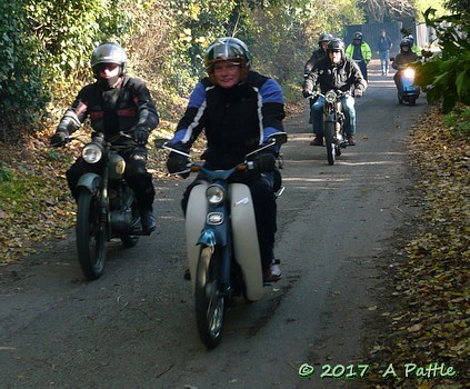 Kneels’s Wheels leaving Great Blakenham