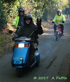Kneels’s Wheels leaving Great Blakenham