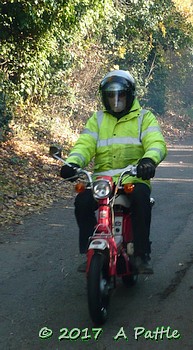 Kneels’s Wheels leaving Great Blakenham