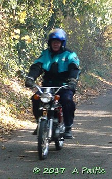 Kneels’s Wheels leaving Great Blakenham