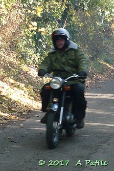 Kneels’s Wheels leaving Great Blakenham