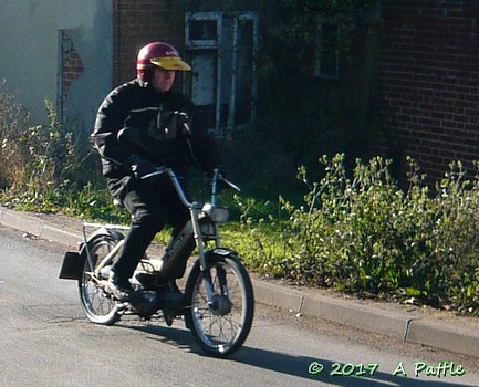 Kneels’s Wheels in Paper Mill Lane