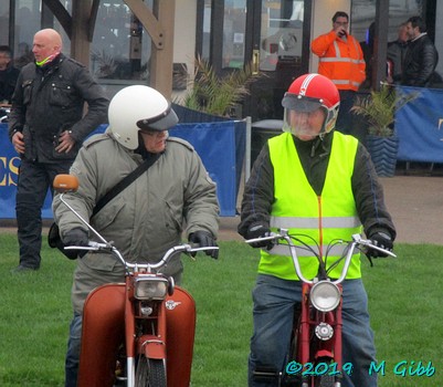 EACC Mince Pie Run leaving Shotley Shipwreck