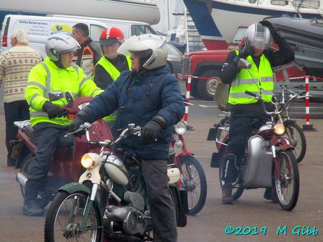 EACC Mince Pie Run leaving Shotley Shipwreck