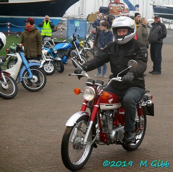 EACC Mince Pie Run leaving Shotley Shipwreck