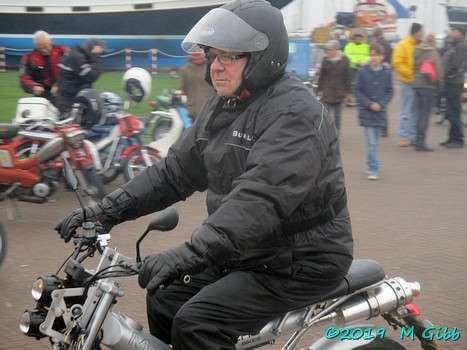 EACC Mince Pie Run leaving Shotley Shipwreck
