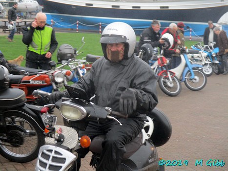EACC Mince Pie Run leaving Shotley Shipwreck
