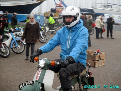 EACC Mince Pie Run leaving Shotley Shipwreck