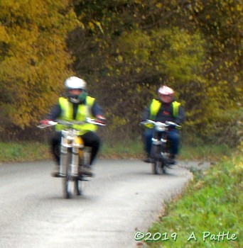 Kneels Wheels approaching Claydon