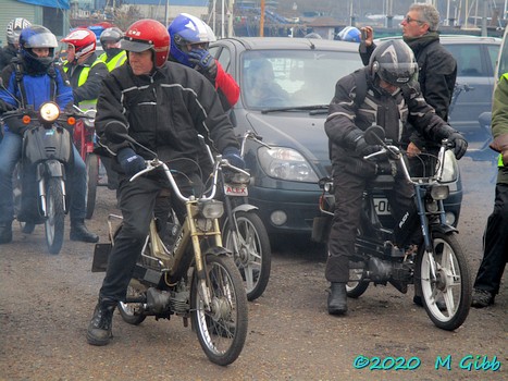 Mince Pie Run leaving Orwell Yacht Club