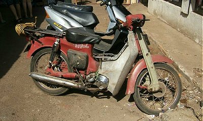 Bajaj M80