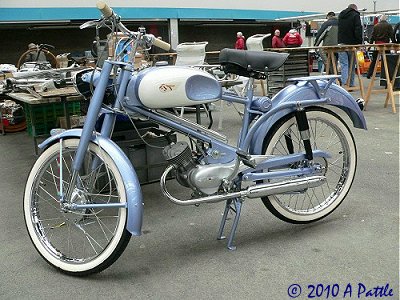 Unica moped