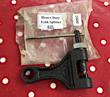 Heavy duty chain breaker