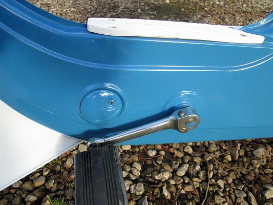 Ariel Three KDH 993J