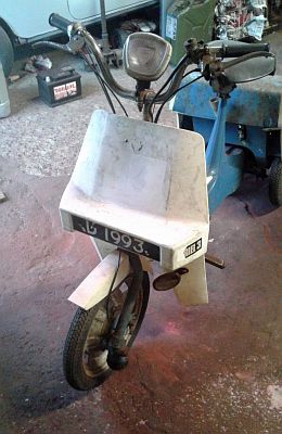 Ariel Three KDH 993J