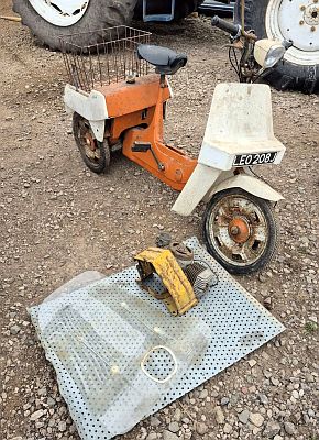 Ariel Three LEO 208J