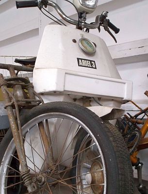 Ariel Three LGV 274P