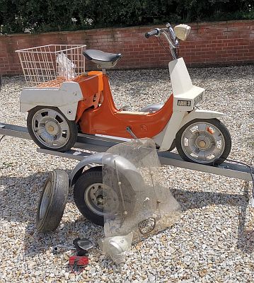 Ariel Three RKW 851N