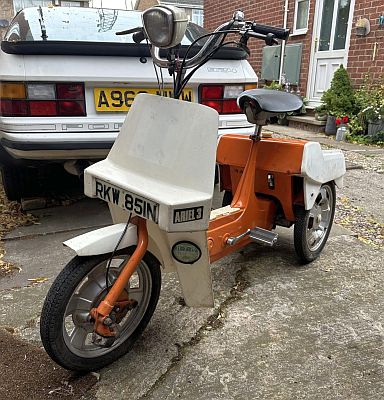 Ariel Three RKW 851N