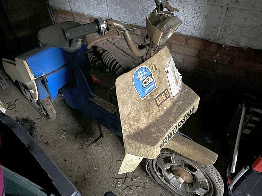 Ariel Three RWD 946M