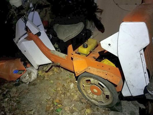 Ariel Three TKX 818J