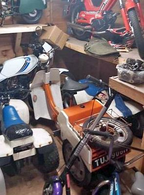 Ariel Three TUJ 908H