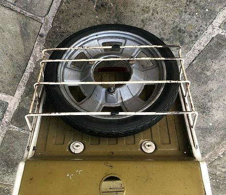 Ariel Three UTB 811M