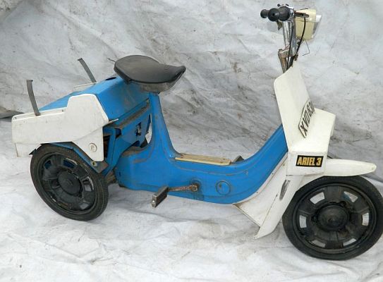 Ariel Three XVD 830J