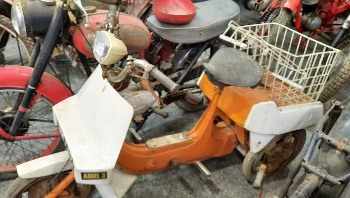 Ariel Three YSM 735K